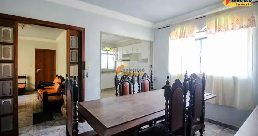 Apartamento à venda, 3 quartos, 1 suíte, 1 vaga, Planalto - Divinópolis/MG