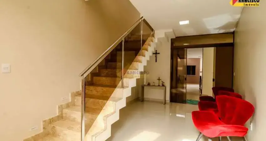 Casa à venda, 4 quartos, 1 suíte, 3 vagas, Planalto - Divinópolis/MG