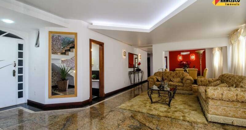 Apartamento Cobertura à venda, 4 quartos, 3 suítes, 3 vagas, Centro - Divinópolis/MG