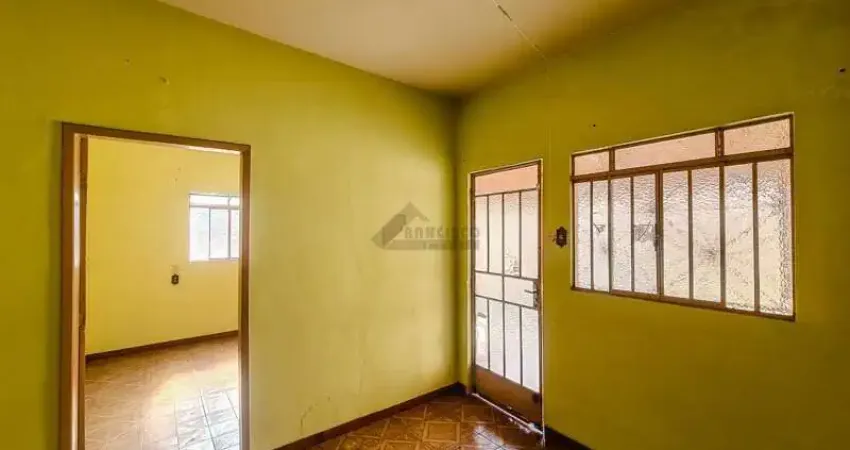 Casa com 2 quartos à venda no São Luís, Divinópolis 