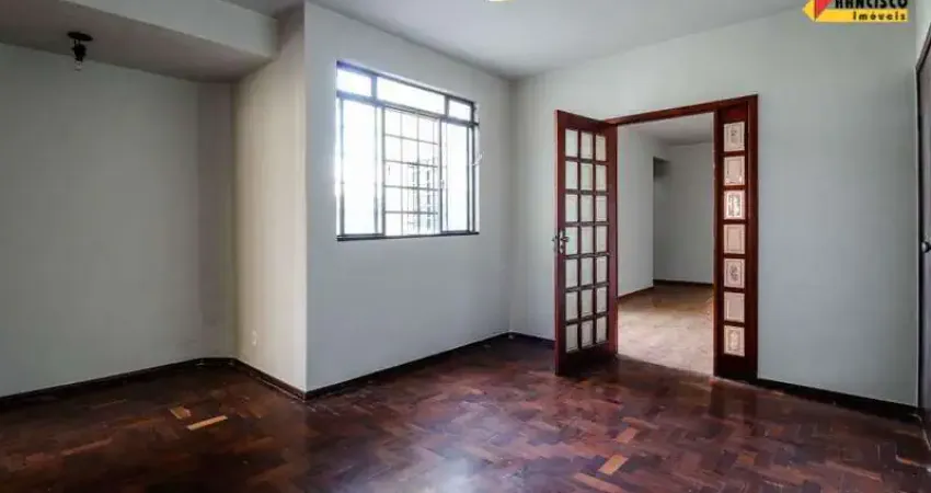 Apartamento à venda, 3 quartos, 1 suíte, 1 vaga, Centro - Divinópolis/MG