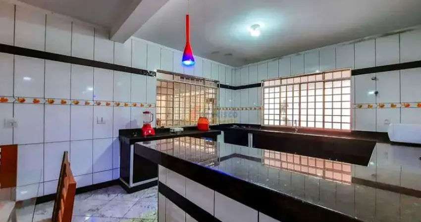 Casa à venda, 1 quarto, 1 suíte, 4 vagas, Davanuze - Divinópolis/MG