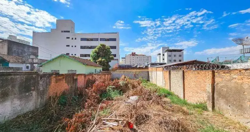 Terreno à venda no Centro, Divinópolis 