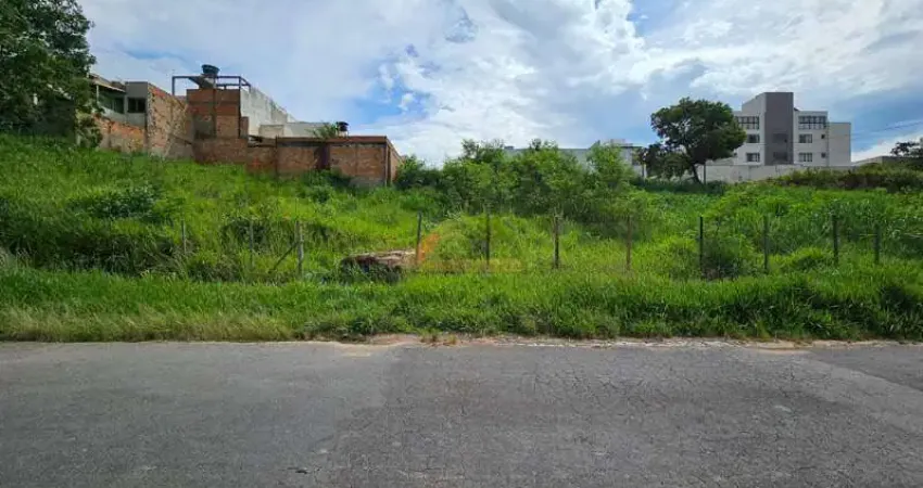 Terreno à venda no Oliveiras, Divinópolis 