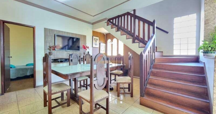 Casa à venda, 4 quartos, 1 suíte, 2 vagas, Ipiranga - Divinópolis/MG