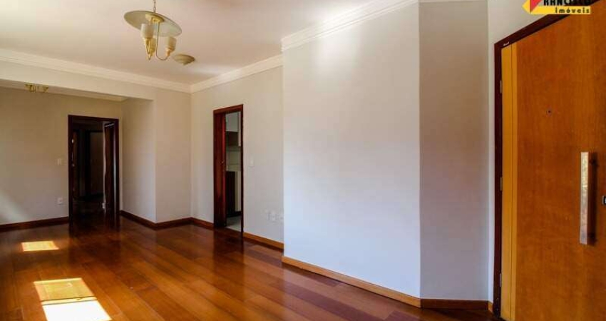 Apartamento à venda, 3 quartos, 1 suíte, 1 vaga, Centro - Divinópolis/MG