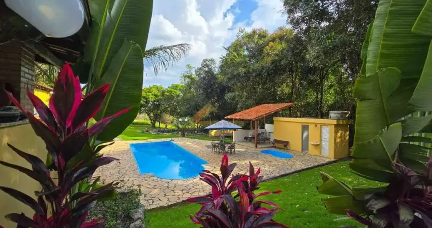 Chácara à venda, 11 quartos, 3 suítes, Cacôco - Divinópolis/MG