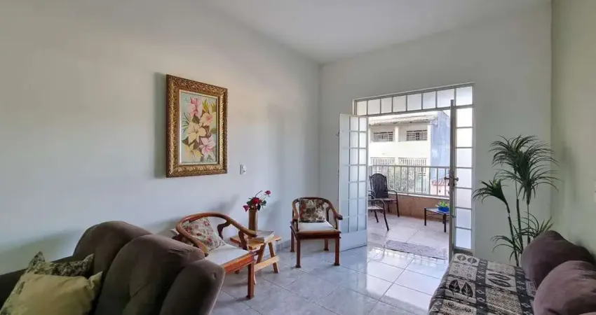 Casa à venda, 3 quartos, 1 suíte, 2 vagas, Candelária - Divinópolis/MG