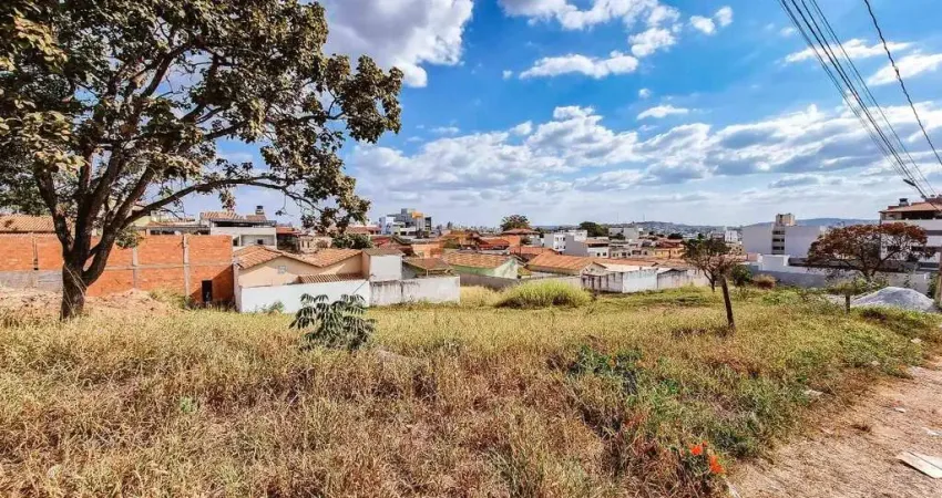 Terreno à venda no Manoel Valinhas, Divinópolis 