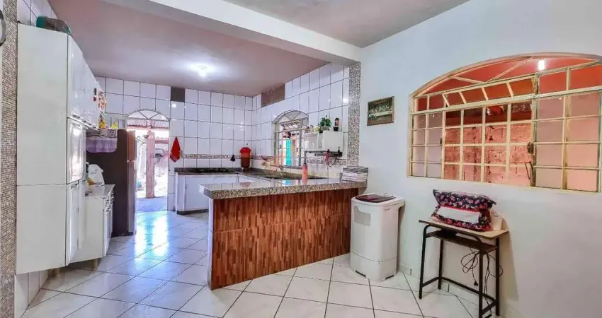 Casa à venda, 3 quartos, 2 vagas, Santa Rosa - Divinópolis/MG
