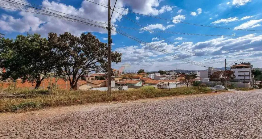 Terreno à venda no Manoel Valinhas, Divinópolis 