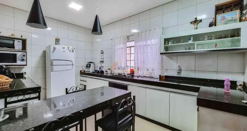 Casa à venda, 4 quartos, 4 vagas, Santa Rosa - Divinópolis/MG