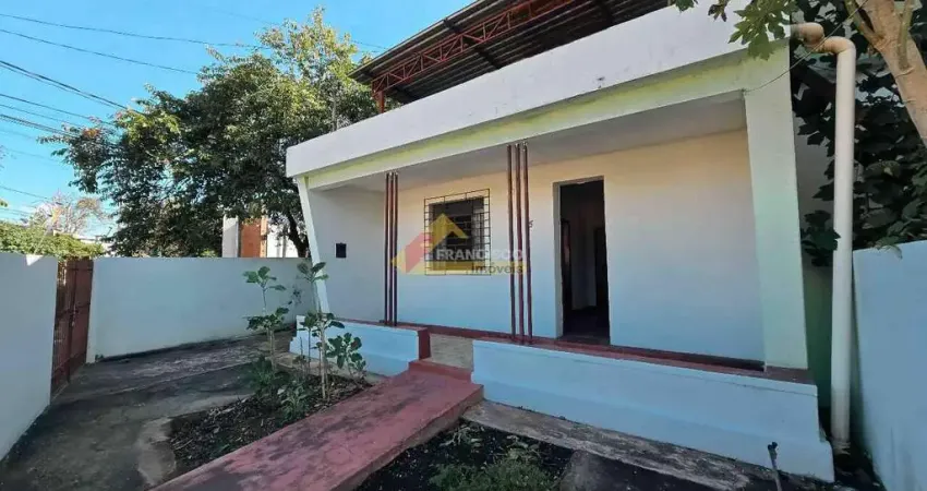 Casa à venda, 3 quartos, 2 vagas, Centro - Divinópolis/MG