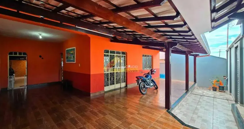 Casa à venda, 3 quartos, 1 suíte, 4 vagas, Santa Rosa - Divinópolis/MG