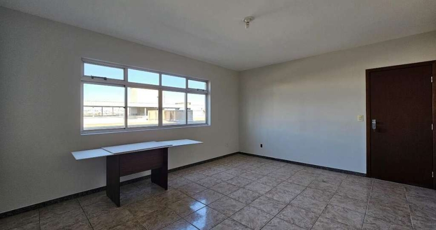Apartamento Mobilhado, 03 quartos, 02 salas, 01 suíte, 01 vaga de garagem.