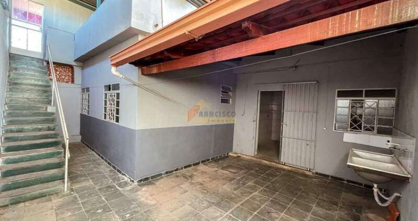 Casa para aluguel, 2 quartos, 1 suíte, 1 vaga, Quintino - Divinópolis/MG