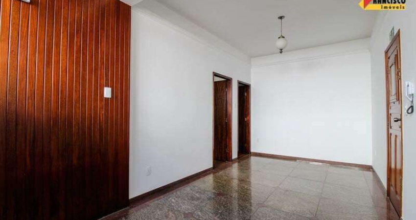 Casa Comercial para aluguel, 4 quartos, 1 suíte, Centro - Divinópolis/MG