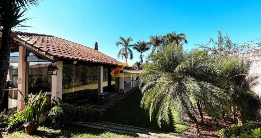 Casa para aluguel, 3 quartos, 1 suíte, 6 vagas, Ermida - Divinópolis/MG