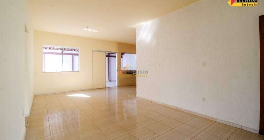 Casa para aluguel, 3 quartos, 3 vagas, Nova Holanda - Divinópolis/MG