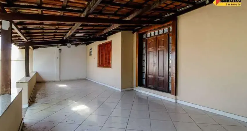 Casa para aluguel, 3 quartos, 1 suíte, 2 vagas, Manoel Valinhas - Divinópolis/MG