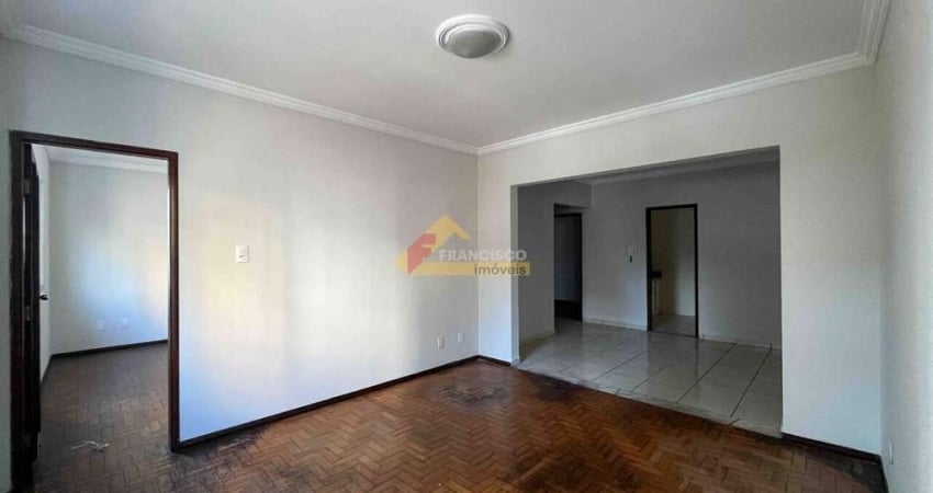 Apartamento com 4 quartos para alugar no Centro, Divinópolis 