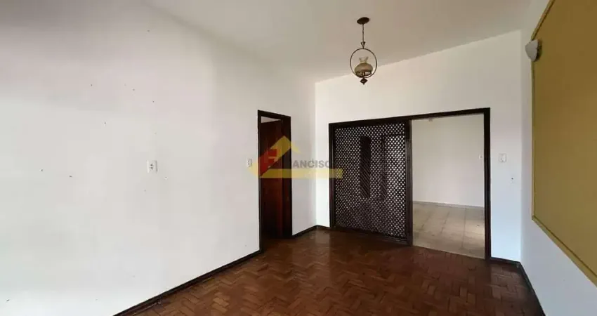 Casa com 3 quartos para alugar no São José, Divinópolis 