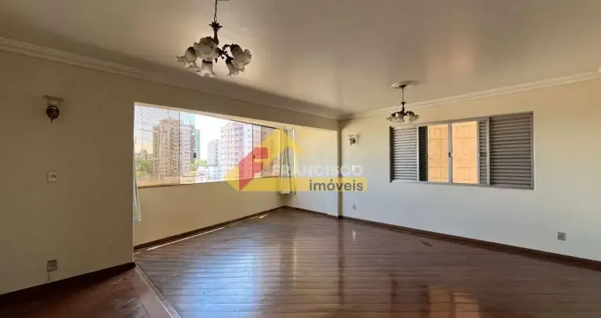 Apartamento com 4 quartos para alugar no Centro, Divinópolis 