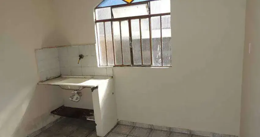 Casa com 2 quartos para alugar no Nações, Divinópolis
