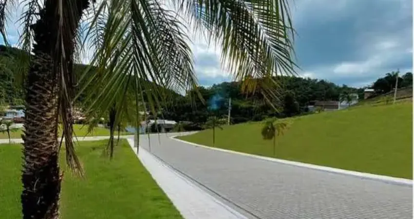Terreno à venda no Bateas, Brusque 