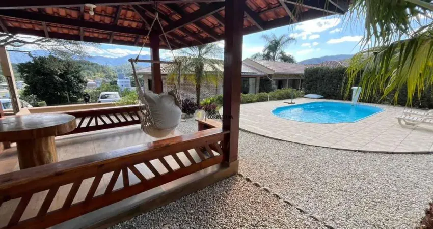 Casa para Venda em Guabiruba, CENTRO, 4 dormitórios, 2 suítes, 3 banheiros, 2 vagas