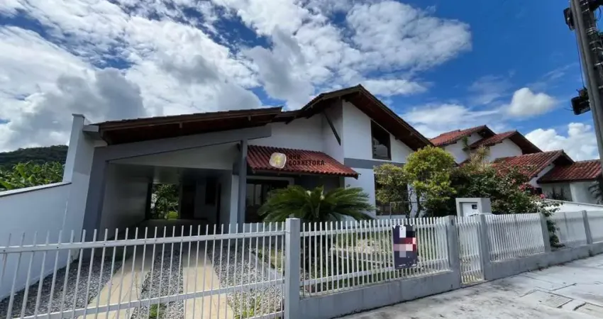 Casa para Venda em Brusque, Guarani, 3 dormitórios, 1 suíte, 2 banheiros, 3 vagas