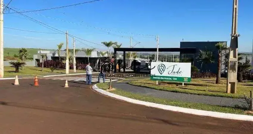 Condomínio jade - casa com amplo quintal, 2 quartos, sendo 1 suíte à venda por r$ 330.000,00 - condomínio jade, brodowski/sp