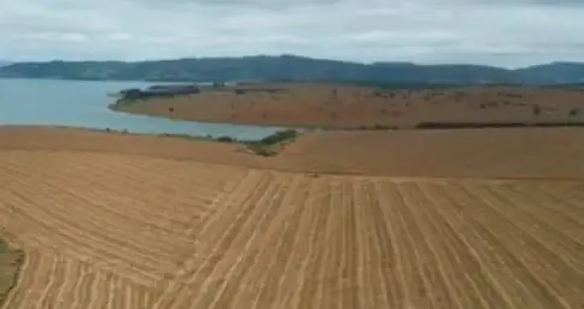 Fazenda à venda na Zona Rural, Piumhi