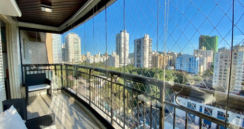 Luxuoso apartamento à venda, localizado no coração do bairro Aparecida, em Santos.