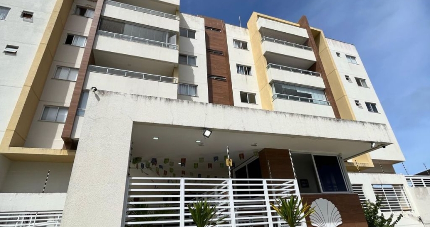 Apartamento Reformado com 2 Quartos (1 Suíte) e 2 Vagas em Itapuã – Pedra do Sal | 64m²