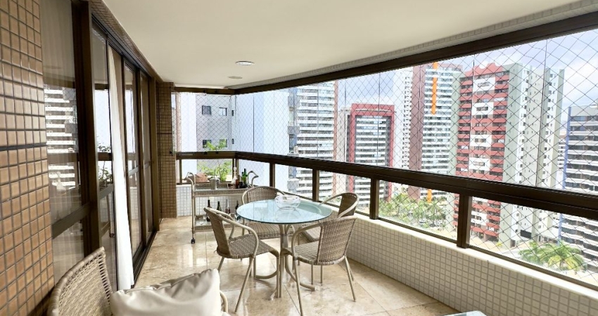 Apartamento Alto Padrão com 3 Suítes e 245m² à Venda no Pituba Ville