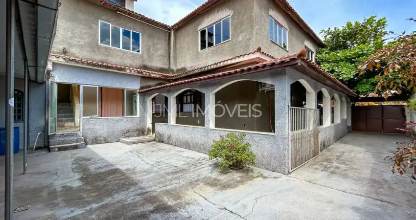 Casa com 5 quartos à venda na Rua Primeiro de Maio, 13, Vila Santa Alice, Duque de Caxias