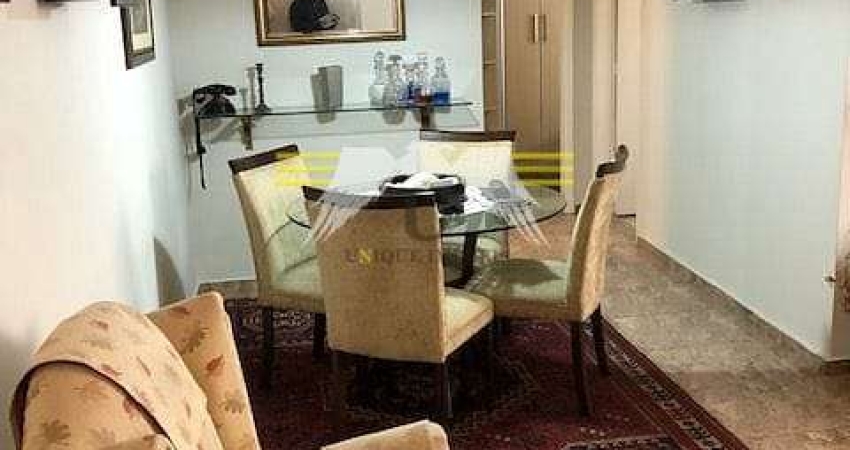 APARTAMENTO DE 2 DORMITÓRIOS GRANDES, SUPER REFORMADO, SEMIMOBILIADO E BEM LOCALIZADO, À VENDA, NO