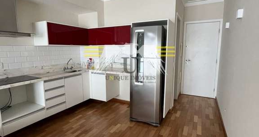 LINDO STUDIO SEMIMOBILIADO COM 1 VAGA DE GARAGEM PARA ALUGAR EM CONDOMÍNIO CLUBE A 900 METROS DA ES