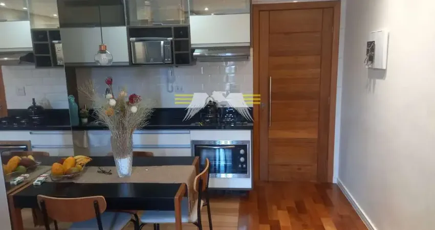 LINDO APARTAMENTO DE 2 DORMITÓRIOS, NOVO, TOTALMENTE MOBILIADO E DECORADO, À VENDA, À 900m da ESTAÇ