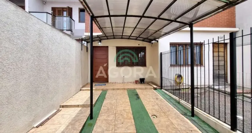Sobrado com 2 (dois) dormitórios, localizado no bairro São josé.