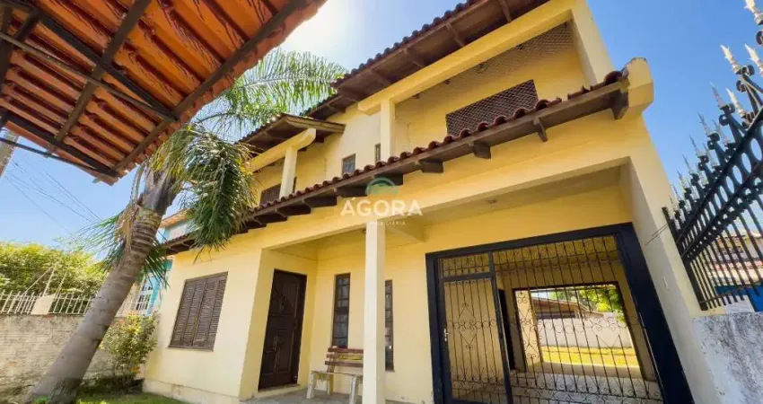 Sobrado com 3 (três) dormitórios, localizado no bairro São José em Canoas.
