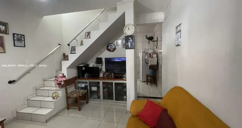 Sobrado para Venda em Santos, Rádio Clube, 3 dormitórios, 1 suíte, 2 banheiros