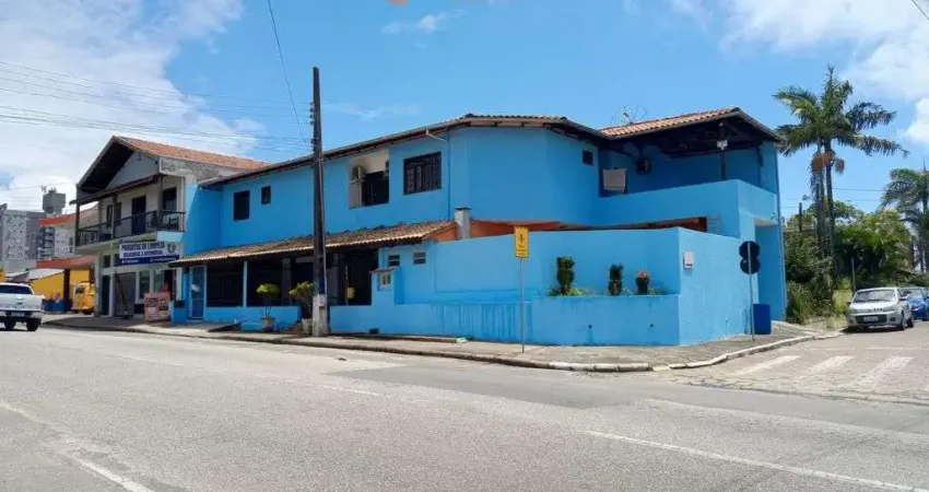 Casa com 8 quartos à venda na Avenida Antônio Joaquim Tavares, 581, Centro, Penha