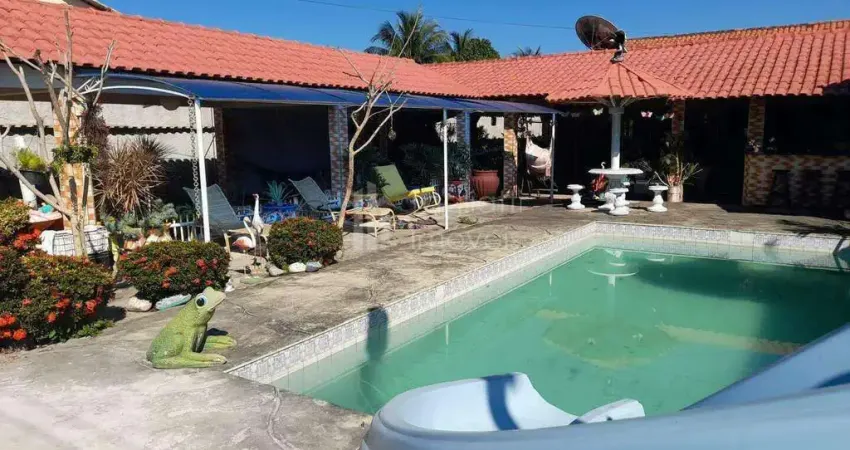 Casa com 4 quartos à venda na Rua Messias, 04, Areal, Araruama