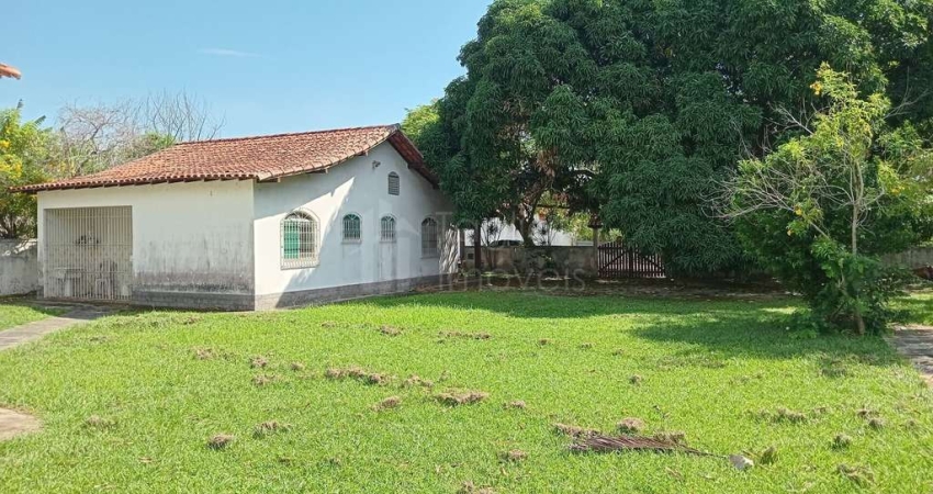 Terreno 1.350m2  com duas casas e piscina - Pontinha