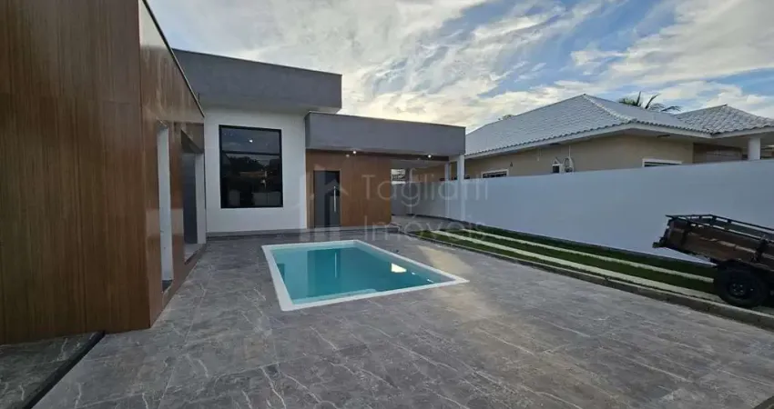 Casa com 3 quartos à venda na Rua dos Gaúchos, 348, Vila Capri, Araruama