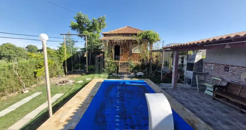 Casinha de boneca no bairro Aurora! Araruama - RJ