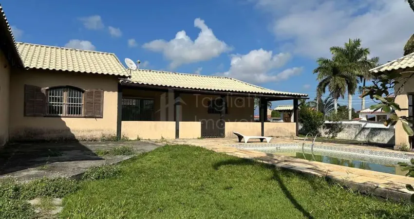 Casa com 6 quartos à venda na Rua Medeia da Mota, Pontinha, Araruama