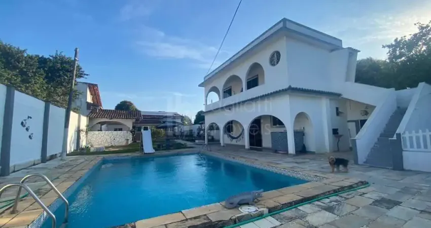 IMÓVEL COMPLETO – 3 CASAS + PISCINA + ÁREA GOURMET!